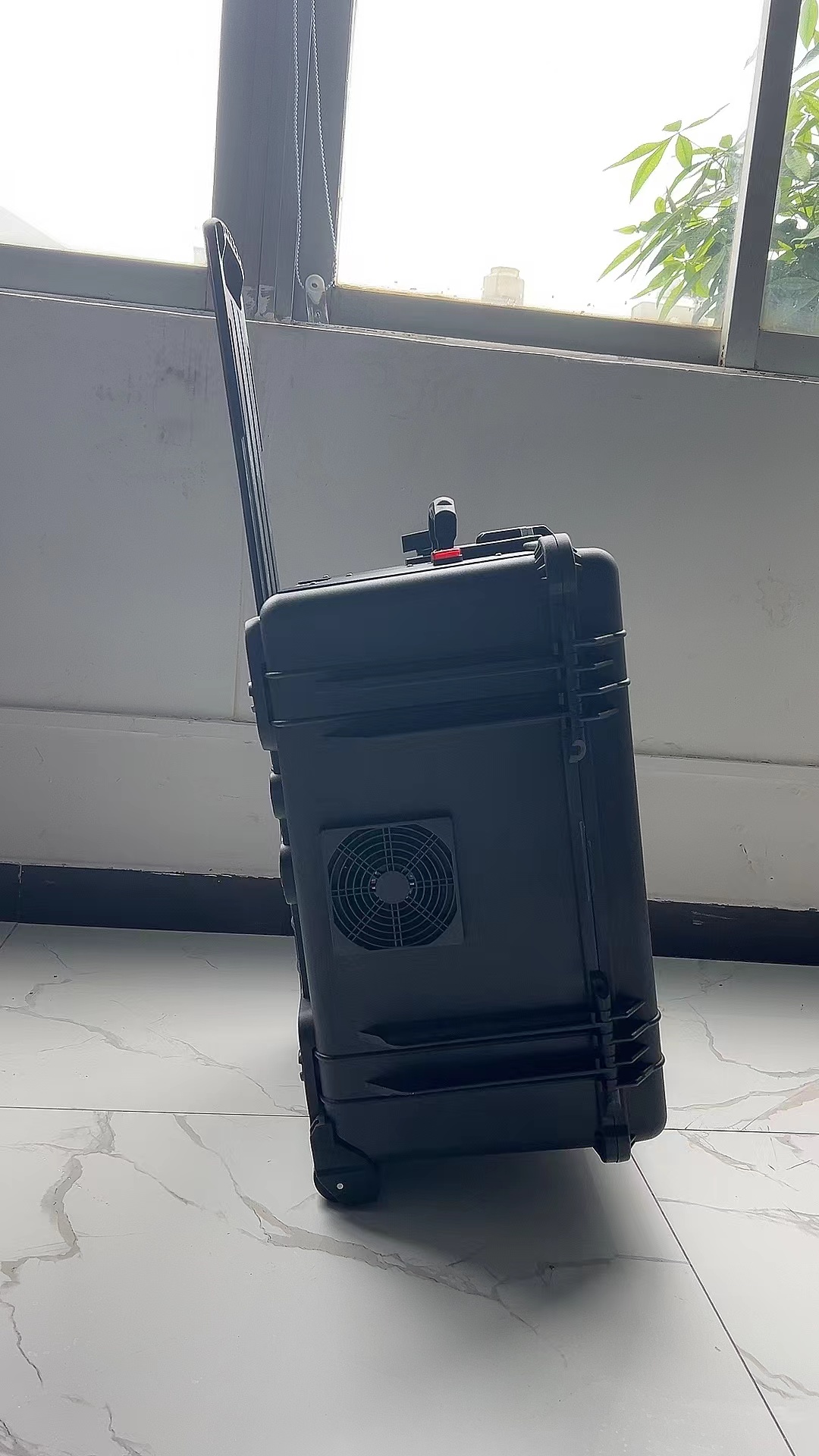 点军手拉箱型移动通信干扰器
